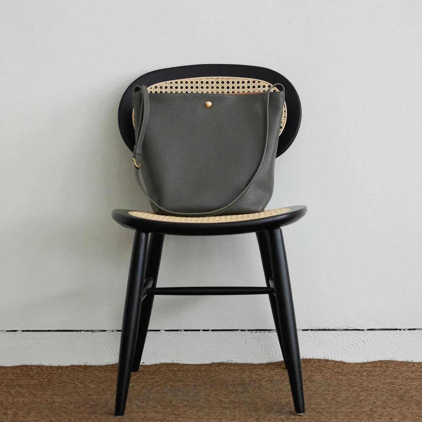 U Shoulder bag Black  / U ショルダーバッグ M-size