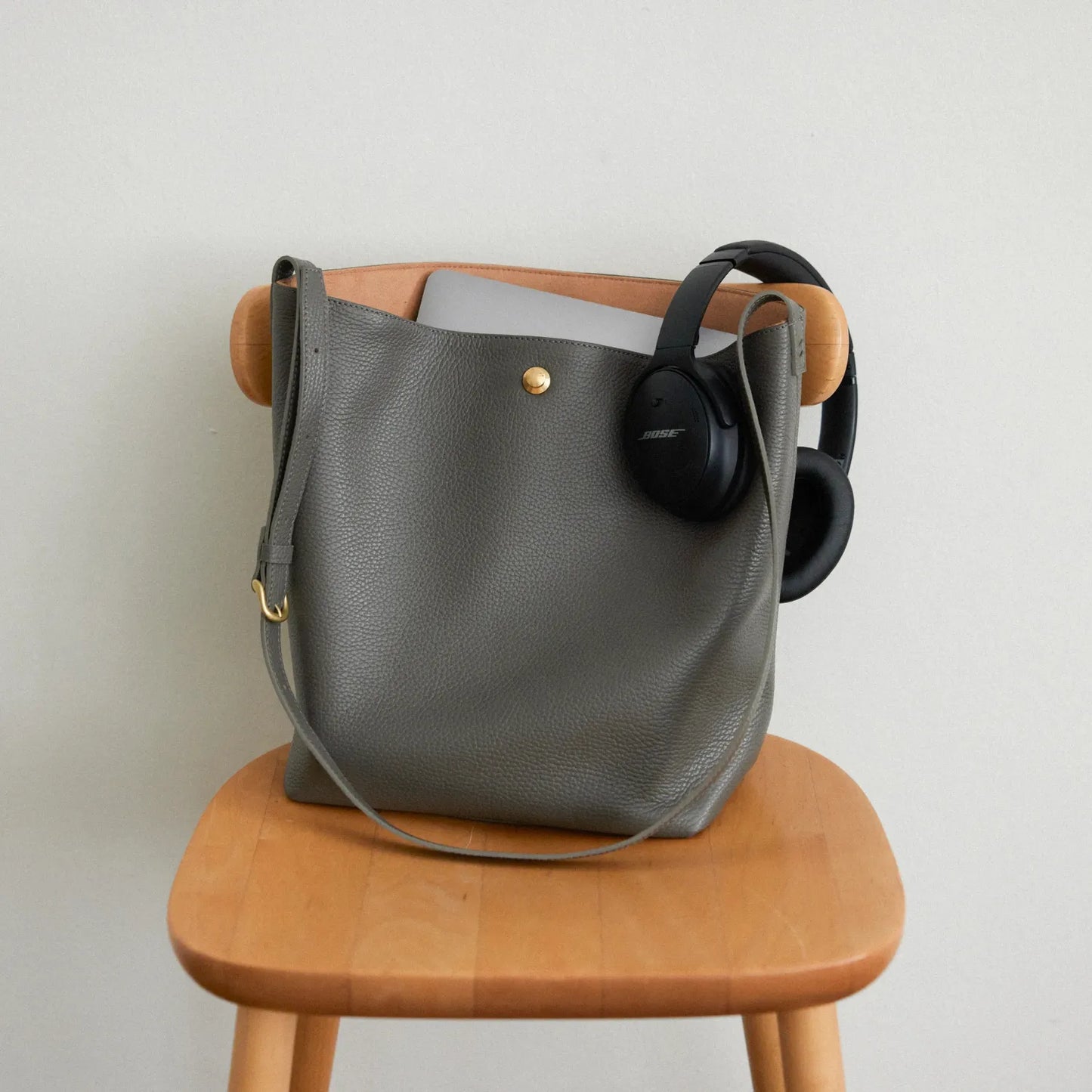 U Shoulder bag Black  / U ショルダーバッグ M-size