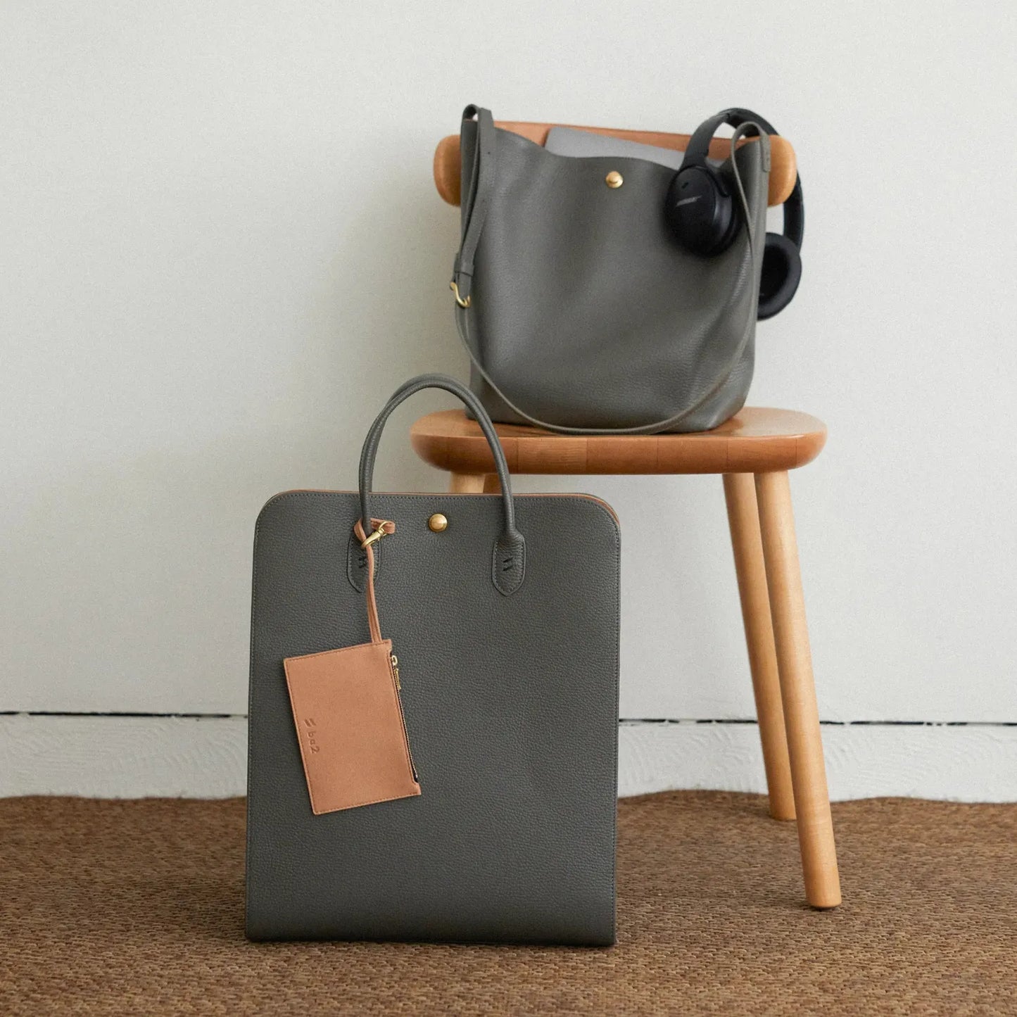 U Shoulder bag Black  / U ショルダーバッグ M-size