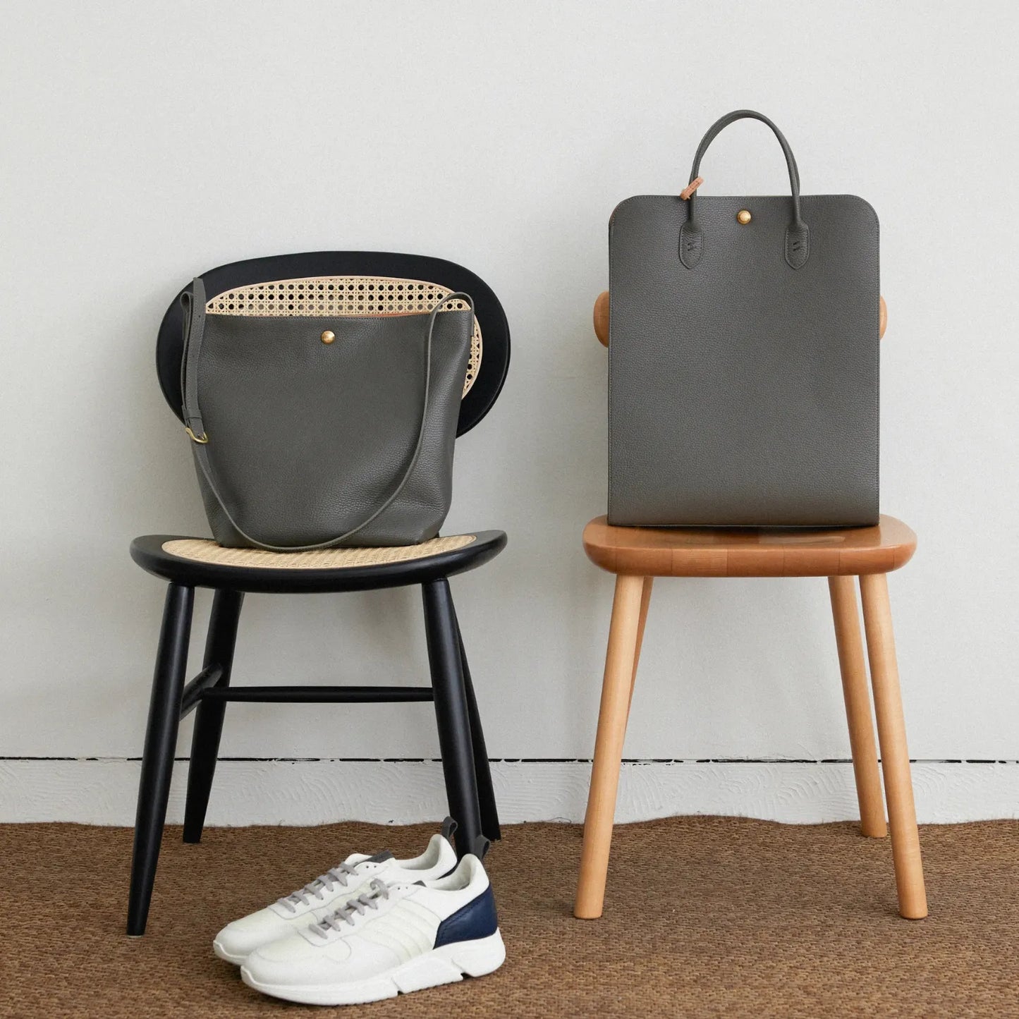 U Shoulder bag Black  / U ショルダーバッグ M-size