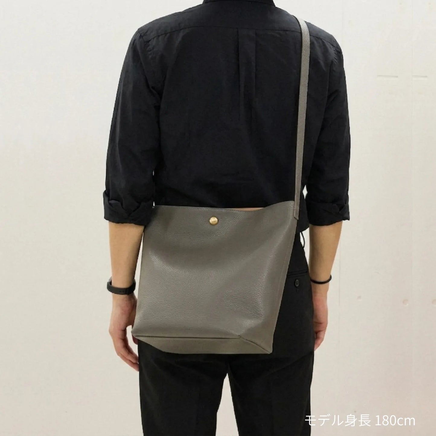 U Shoulder bag Black  / U ショルダーバッグ M-size
