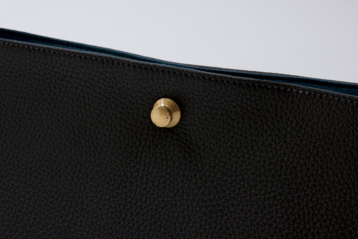 U Shoulder bag Black  / U ショルダーバッグ M-size