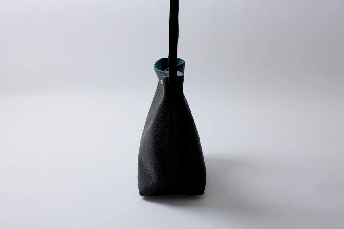 U Shoulder bag Black  / U ショルダーバッグ M-size