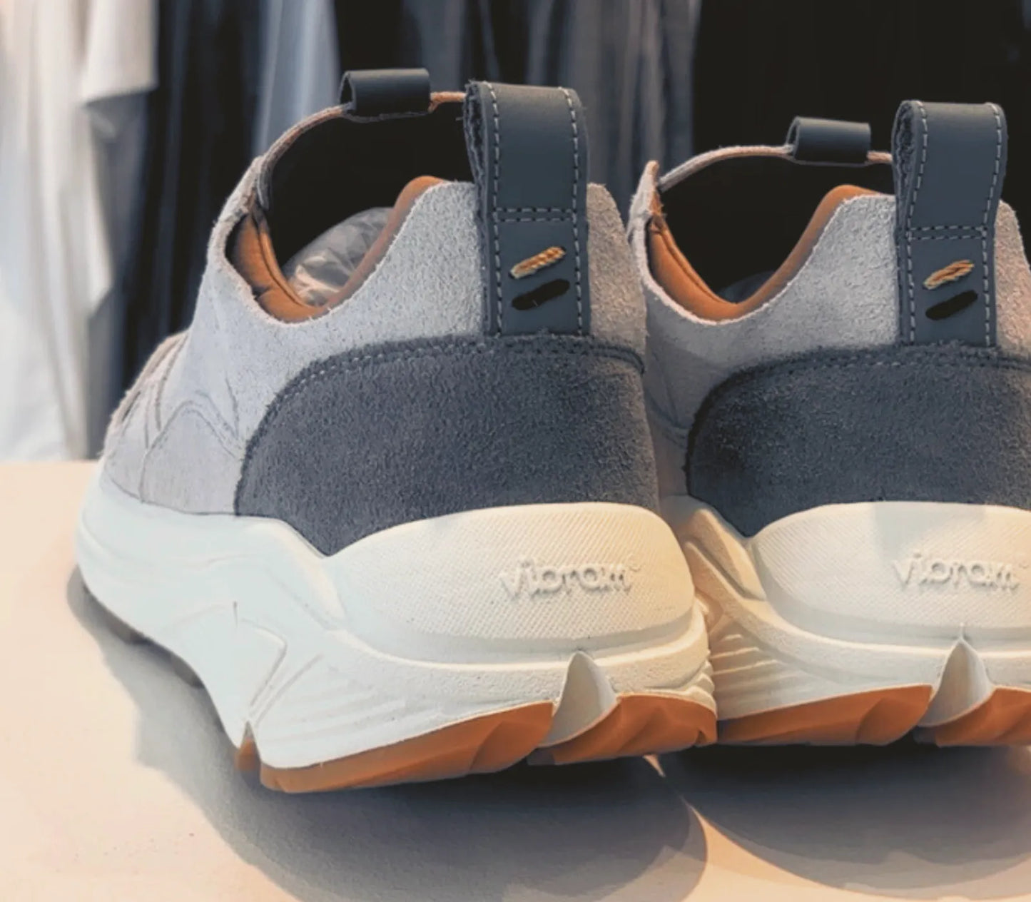 MOCION SUEDE LIGHT GRAY・GRAY / モション スエード ライトグレー・グレー